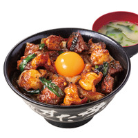 『豚ハラミ牛ホルモン焼肉すた丼』1,390円（税込）