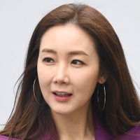 生前は認知症高齢者の入浴ボランティアも…『冬のソナタ』チェ・ジウ、軍人出身の父が死去