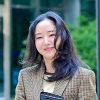 “NewJeansの母”から次のステージへ？　大学でセンシティブな「歴史」を語ったミン・ヒジンの現在地