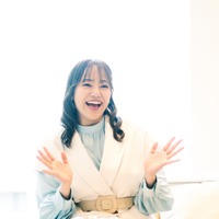 スタイリスト：山﨑厚見 ※﨑（たつさき）、ヘアメイク：安藤千浪、カメラマン：motoishiduka