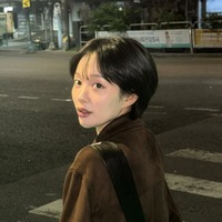 深夜の散歩で見せた“圧倒的彼女感”！韓国女優のエモさ溢れる近況ショットにファン悶絶 画像