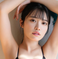 石浜芽衣 写真集『Maison de meme』 （撮影：LUCKMAN） 価格2,200円（税込）(c)ワニブックス