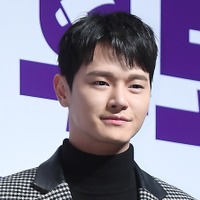 「切ってしまった」韓国俳優が“小指切断”動画を公開　引退宣言後の衝撃投稿に懸念広がる【全文】