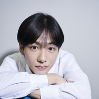 『秦令欧奈ファースト写真集』（主婦と生活社）