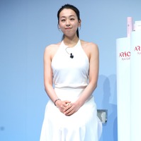 浅田真央【撮影：小宮山あきの】