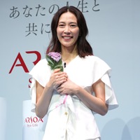 木村佳乃【撮影：小宮山あきの】