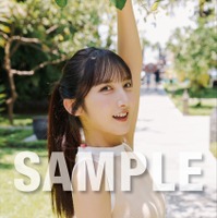 『AKB48長友彩海1st写真集 予定外の瞳』（KADOKAWA）撮影：下田直樹