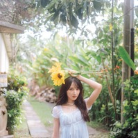 『AKB48長友彩海1st写真集 予定外の瞳』（KADOKAWA）撮影：下田直樹