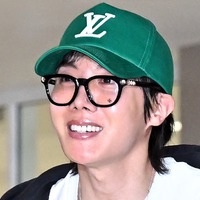 J-HOPEらが笑顔でファンに応える！BTS、北米ツアー第1弾を終えて帰国　デビュー記念日公演準備へ