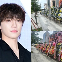 SEVENTEEN・ディノの初ソロに“葬式の花”デモ、怒ったファンは祝花で対抗　韓国で起きたカオスな応援合戦