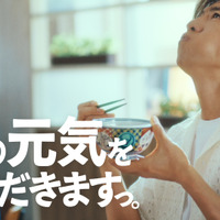 木村拓哉が出演する新テレビCM「オレと麦とろ牛」編