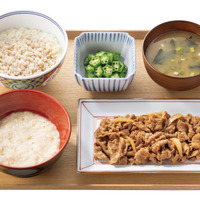 麦とろ牛皿御膳