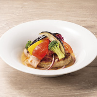 彩り野菜ハンバーグ～ライムとビネガーのソース 1,100円(税込1,210円)