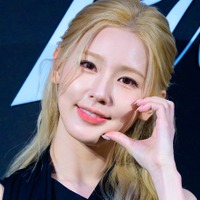 雰囲気ガラリ…i-dle・ミヨン、金髪→黒髪に大胆イメチェン！「好きすぎてたまらない」