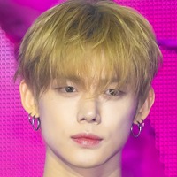 「オフ感たまらん」TXT・ヨンジュン、東京タワーバックに弾ける笑顔！“日本満喫SHOT”公開