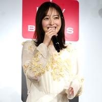 佐々木希【撮影：小宮山あきの】