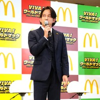 岡田准一【撮影：小宮山あきの】