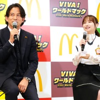 岡田准一、影山優佳【撮影：小宮山あきの】