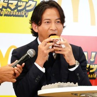 岡田准一【撮影：小宮山あきの】
