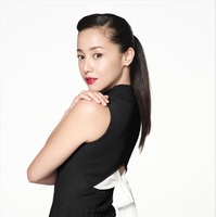 沢尻エリカ、EIMY ISTOIRE新ビジュアルモデル就任！ “媚びない美しさ”語る