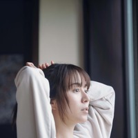 撮影：三宮幹史／『比嘉愛未エッセイ集　またね。』（講談社）