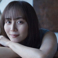 撮影：三宮幹史／『比嘉愛未エッセイ集　またね。』（講談社）