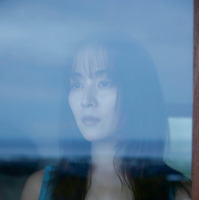 撮影：三宮幹史／『比嘉愛未エッセイ集　またね。』（講談社）