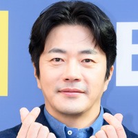 俳優クォン・サンウ、息子だけでなく娘も美形？高身長ですらっとしたモデルのような最新写真
