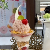 山形【カフェレストラングランロック】「さくらモンブランパフェ」