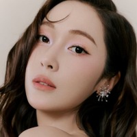 “ファンの悪臭で吐き気を催した”と疑われた元少女時代ジェシカ、騒動後初のSNS更新　優雅な美貌
