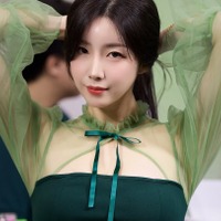 「スケスケじゃん…」キワどいリゾートコーデに大反響！韓国人気チア アン・ジヒョンの近況に注目