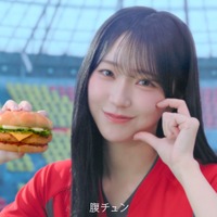 ＝LOVEがマクドナルドと初コラボ！人気曲『ラブソングに襲われる』をオマージュしたWebCMが公開！