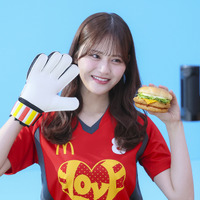 ＝LOVEがマクドナルドと初コラボ！人気曲『ラブソングに襲われる』をオマージュしたWebCMが公開！
