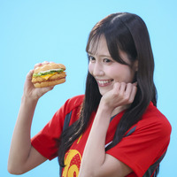 ＝LOVEがマクドナルドと初コラボ！人気曲『ラブソングに襲われる』をオマージュしたWebCMが公開！