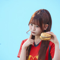 ＝LOVEがマクドナルドと初コラボ！人気曲『ラブソングに襲われる』をオマージュしたWebCMが公開！