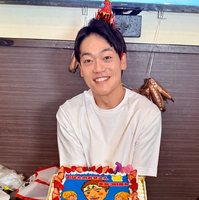 おばたのお兄さん誕生日報告「38歳かよ！もう40じゃん。しじゅーー」妻・山崎夕貴アナからサプライズ祝福 画像