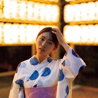 豊田ルナ　撮影：細居幸次郎 ヘアメイク：田村直子 スタイリング：MELON