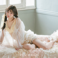 Look05 美谷間をメイクする、上品総レース