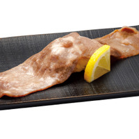 直火焼き牛たん握り　　　　　　　　　390円（税込429円）