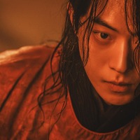 俳優ナム・ジュヒョク、鋭い眼差しに釘付け！除隊後初の復帰作Netflix『トングン』スチール解禁 画像