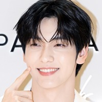 濡れ感オールバックの破壊力…TXT・スビン、“彫刻級ビジュアル”にファン悶絶「沼すぎる」