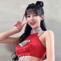 「ちょっと見えそう…」ミニスカでしゃがみ込みポーズの韓国人気チア、満点美貌の近況に反響