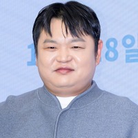 『愛の不時着』『涙の女王』出演俳優（44）、パパになる日が待ちきれない？第1子の超音波写真を公開