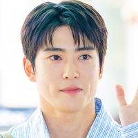 水着の女性は誰…？NCT・ジェヒョン、SNS投稿で浮上した“熱愛疑惑”を自ら釈明