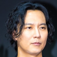 BTSメンバーも憧れた韓国ベテラン俳優、意味深な投稿に心配の声「僕は半分ほど死んでいる」