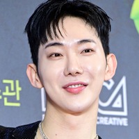 K-POPアイドルの厳しい現実？TWICEの先輩歌手、初の精算金を明かす「デビュー3年でやっと…」