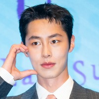 “カリナの元カレ”俳優イ・ジェウク、兵役中の近況公開！188cmの軍服姿に反響「さらに凛々しく…」