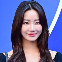 たった1日で4kg減?!双子育てる“シンママ”韓国女優、驚きの体重変化を告白「昨日まで50kgだったのに…」