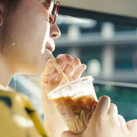 アイスカフェラテ「真夏のエスケープ」篇
