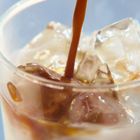 アイスカフェラテ「真夏のエスケープ」篇